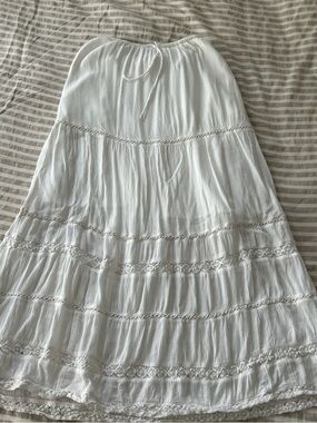 Hollister women’s white maxi skirt sz XXS
